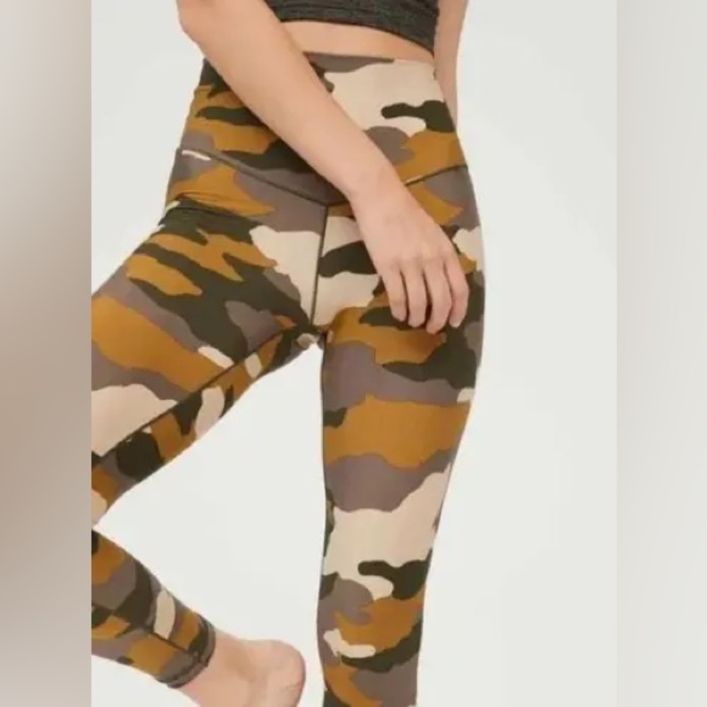 Aerie Offline Real Me Camo Leggings